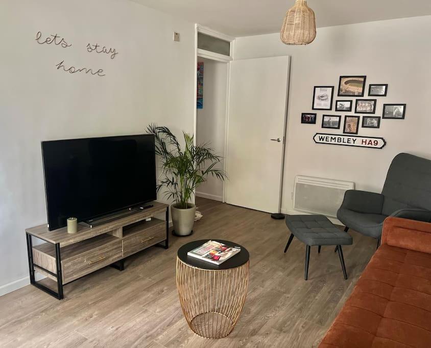Gorgeous Flat 10 Min Walk To Stadium Free Parking 런던 외부 사진